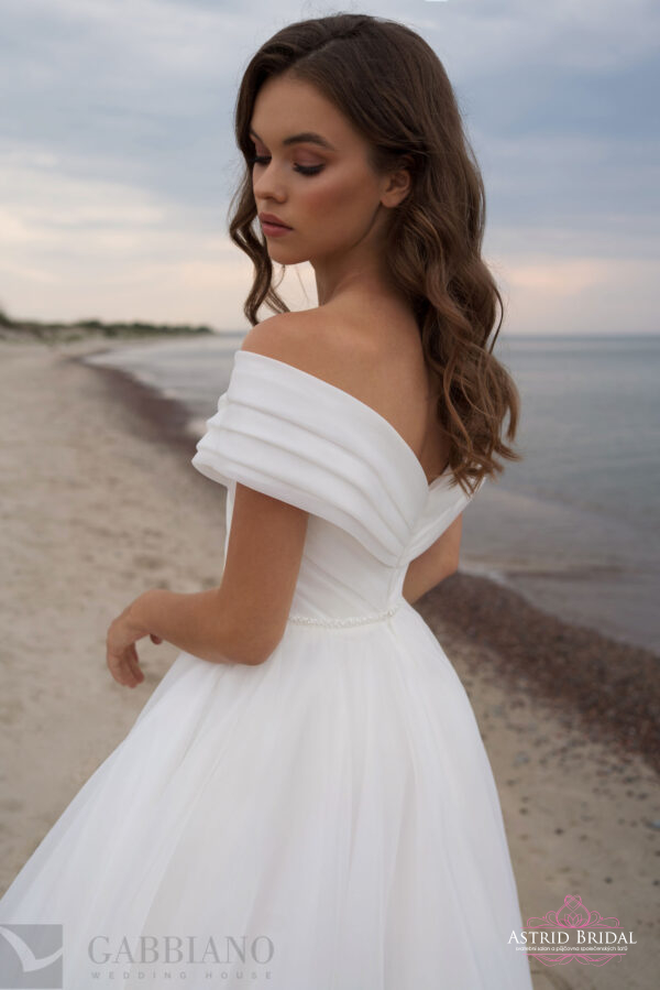 Caroline - Image 3